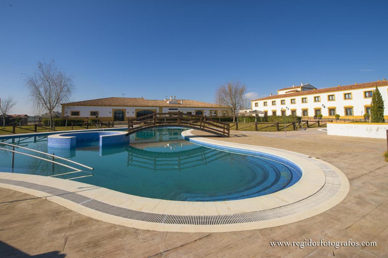Hospedium Hotel Cortijo Santa Cruz Villanueva De La Serena Exterior foto