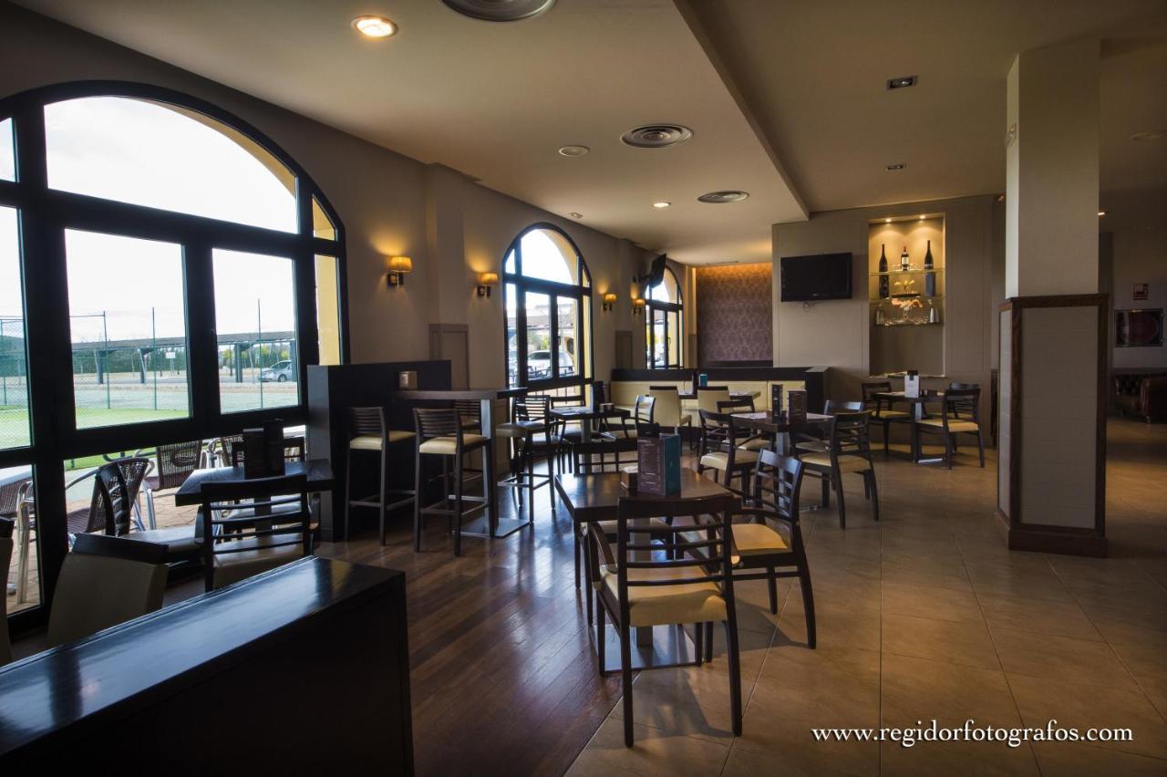 Hospedium Hotel Cortijo Santa Cruz Villanueva De La Serena Exterior foto